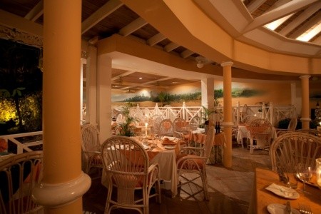 Coco Reef Resort & Spa - 22