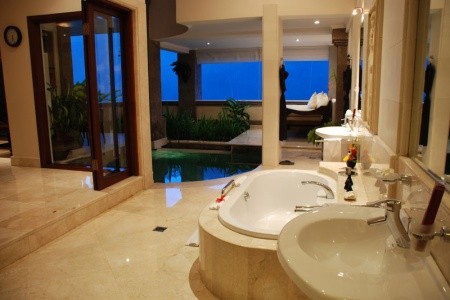 Bali Ubud Viceroy Bali 16 dňový pobyt Plná penzia Letecky Letisko: Viedeň June 2026 ( 5/06/26-20/06/26)