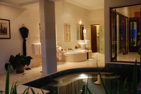 Bali Ubud Viceroy Bali 16 dňový pobyt Plná penzia Letecky Letisko: Viedeň June 2026 ( 5/06/26-20/06/26)