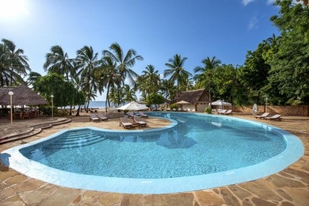 Keňa s venkovním bazénem - luxusní dovolená - nejlepší recenze