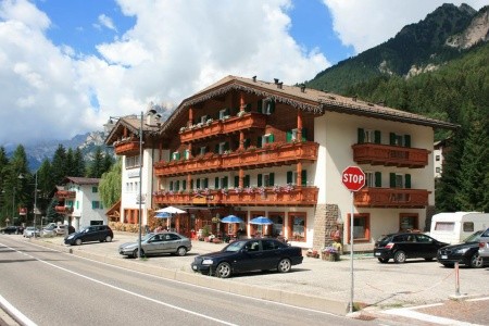 Rododendro, Itálie, Val di Fassa e Carezza