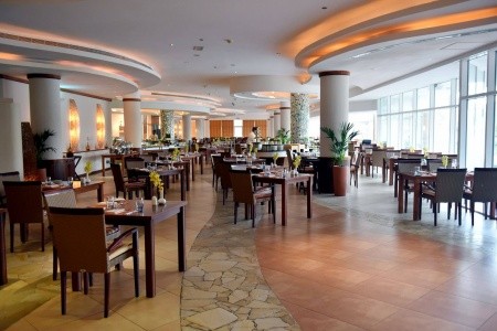 Spojené arabské emiráty Fujairah Fujairah Rotana Resort And Spa 8 dňový pobyt Plná penzia Letecky Letisko: Praha november 2022 (11/11/22-18/11/22)