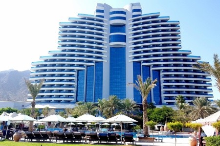 Spojené arabské emiráty Fujairah Le Meridien Al Aqah Beach Resort 6 dňový pobyt Raňajky Letecky Letisko: Praha jún 2023 (11/06/23-16/06/23)