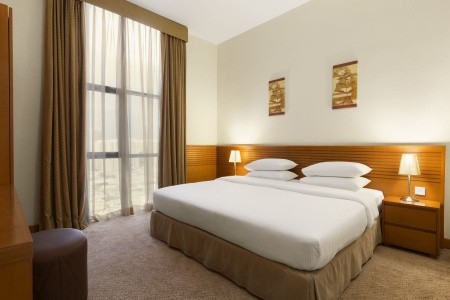 Spojené arabské emiráty Ajman Ramada Hotel & Suites By Wyndham Ajman (Ex Landmark Suites) 5 dňový pobyt Raňajky Letecky Letisko: Praha júl 2024 ( 9/07/24-13/07/24)
