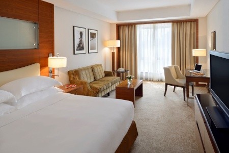 Spojené arabské emiráty Dubaj Mövenpick Hotel & Apartments Bur Dubai 8 dňový pobyt Raňajky Letecky Letisko: Praha jún 2023 ( 5/06/23-12/06/23)