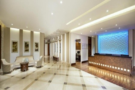Spojené arabské emiráty Dubaj Hilton Garden Inn Dubai Jumeirah 8 dňový pobyt Polpenzia Letecky Letisko: Praha February 2026 ( 7/02/26-14/02/26)