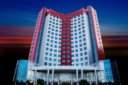 Spojené arabské emiráty Ajman Crown Palace 5 dňový pobyt Raňajky Letecky Letisko: Praha November 2025 (29/11/25- 3/12/25)