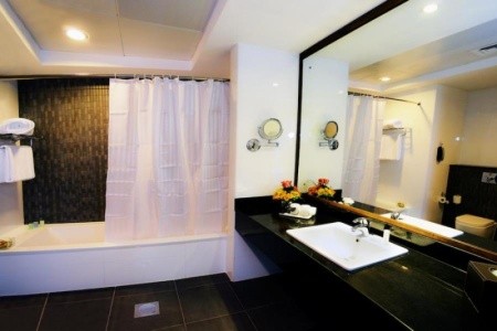 Spojené arabské emiráty Abu Dhabi Ramada Corniche 5 dňový pobyt Bez stravy Letecky Letisko: Praha November 2025 ( 9/11/25-13/11/25)