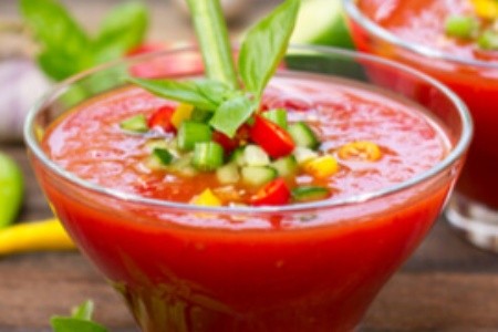 Vychutnajte si tradičnú španielsku polievku gazpacho
