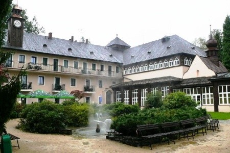 Thermalbad Velke Losiny - Česká republika s bazénem