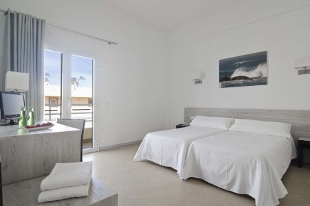 Kanárske ostrovy Tenerife El Medano 11 dňový pobyt Raňajky Letecky Letisko: Budapešť April 2026 ( 3/04/26-13/04/26)