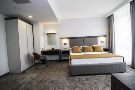 Best Western Plus Premium Inn & Casino - 14