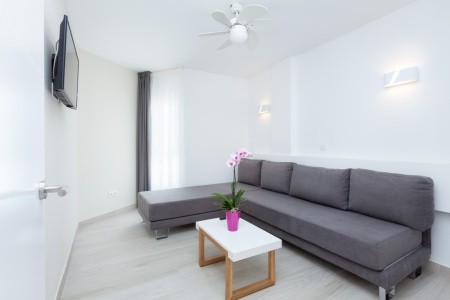 Kanárske ostrovy Tenerife Playa Olid 6 dňový pobyt Polpenzia Letecky Letisko: Budapešť March 2026 ( 5/03/26-10/03/26)