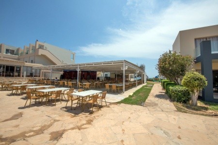 Electra Holiday Village Water Park Resort - 9