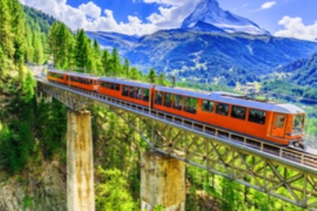 Vstúpte do švajčiarskeho neba: Panoramatické vlaky vás dostanú!