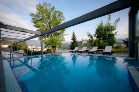Slovinsko v srpnu s vnitřním bazénem