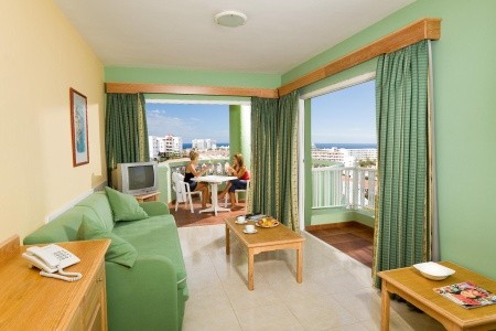 Kanárske ostrovy Tenerife Villa De Adeje Beach 16 dňový pobyt All Inclusive Letecky Letisko: Praha July 2025 (22/07/25- 6/08/25)