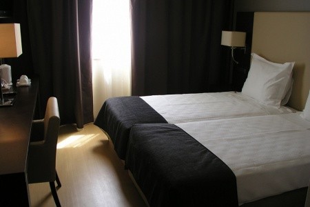 Portugalsko Lisabon Turim Iberia 4 dňový pobyt Raňajky Letecky Letisko: Praha May 2026 (22/05/26-25/05/26)