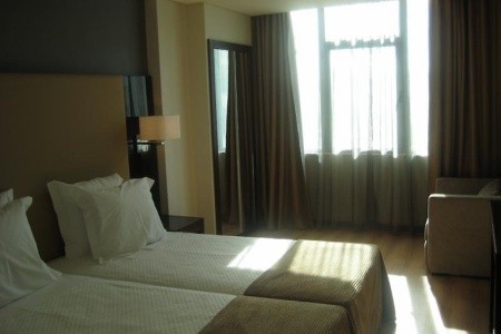 Portugalsko Lisabon Turim Alameda 4 dňový pobyt Raňajky Letecky Letisko: Viedeň February 2026 ( 4/02/26- 7/02/26)