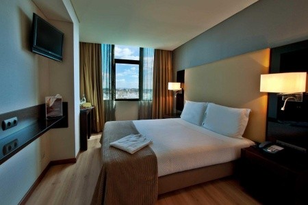 Portugalsko Lisabon Turim Alameda 4 dňový pobyt Raňajky Letecky Letisko: Viedeň February 2026 ( 4/02/26- 7/02/26)