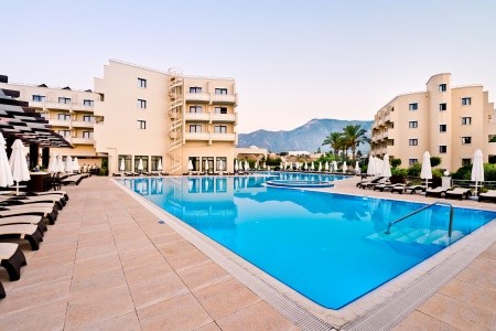 Severní Kypr na pláži - Severní Kypr 2023 - Vuni Palace & Casino