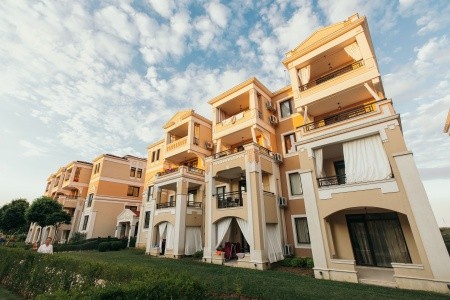 Green Life Beach Resort - 49