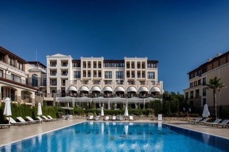 Green Life Beach Resort - 52