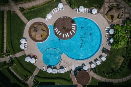 Green Life Beach Resort - 54