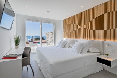 Royal Hideaway Corales Suites - 40