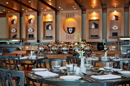 Spojené arabské emiráty Abu Dhabi Al Maha Arjaan By Rotana 8 dňový pobyt Raňajky Letecky Letisko: Praha March 2026 (19/03/26-26/03/26)