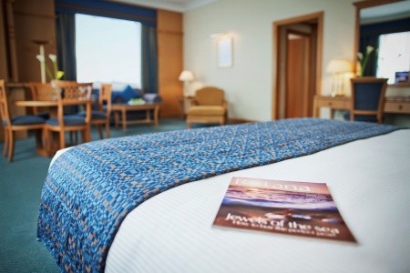 Spojené arabské emiráty Abu Dhabi Al Maha Arjaan By Rotana 8 dňový pobyt Raňajky Letecky Letisko: Praha March 2026 (19/03/26-26/03/26)