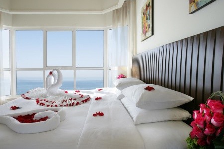 Ramada By Wyndham Beach - 45