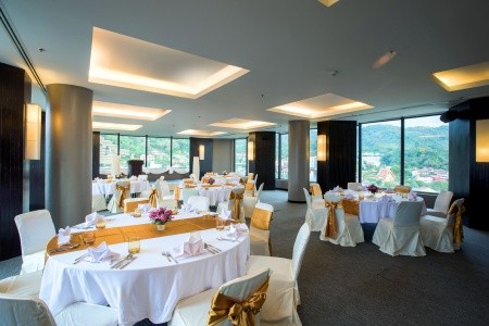 Thajsko Phuket Centara Karon Resort 8 dňový pobyt Raňajky Letecky Letisko: Viedeň February 2026 (26/02/26- 5/03/26)