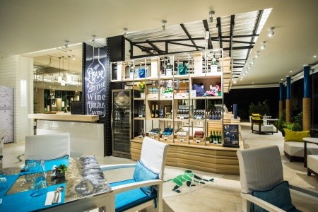 Thajsko Phuket Centara Karon Resort 8 dňový pobyt Raňajky Letecky Letisko: Viedeň February 2026 (26/02/26- 5/03/26)