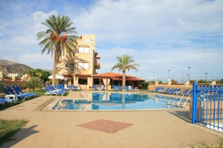 Danelis Apartments