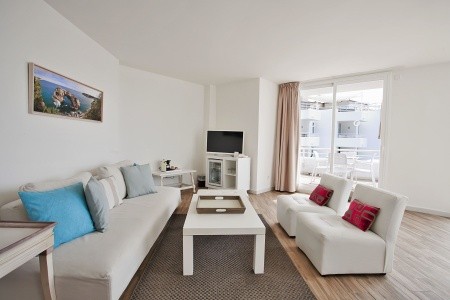 Fergus Style Cala Blanca Suites - 90