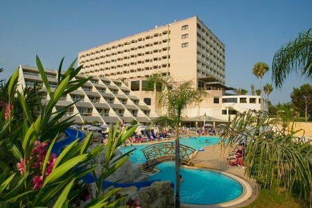 St. Raphael Resort - Kypr v květnu