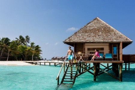Veligandu Island Resort & Spa (Rasdhu Atoll) - Maledivy slunečníky zdarma
