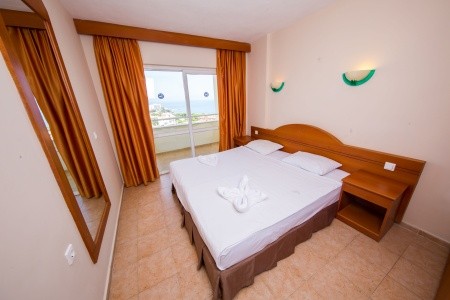 Tuntas Family Suites Kusadasi - 37