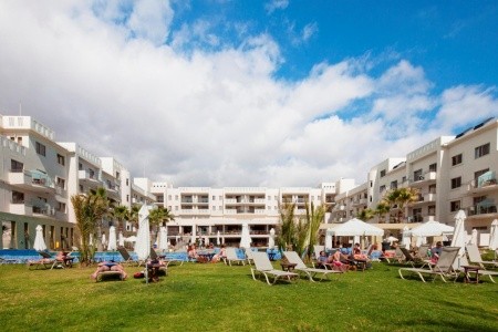 Capital Coast Resort & Spa - Kypr s polopenzí