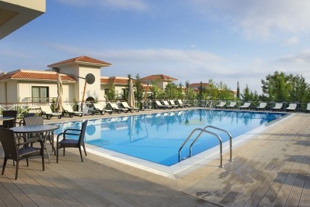 Korineum Golf & Beach Resort - Kypr na 4 dny - First Minute