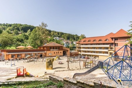 Ubytování v Luhačovicích s vnitřním bazénem - Wellness Hotel Rezidence Ambra