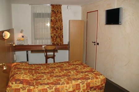 Hotel Du Pin Nice Port - 9