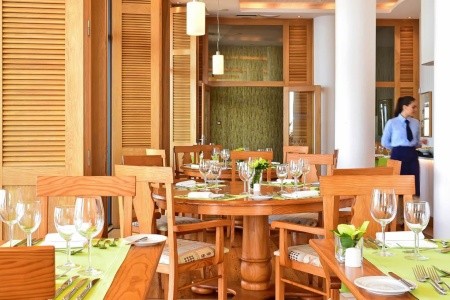 Madeira Funchal Pestana Grand Premium Ocean Resort 9 dňový pobyt Polpenzia Letecky Letisko: Viedeň September 2025 (27/09/25- 5/10/25)