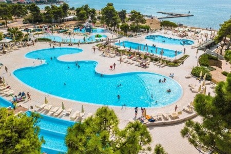 Chorvatsko, Severní Dalmácie, hotel Zaton Holiday Resort, za 8256Kč