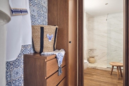 The Royal Blue - 145