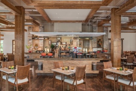 Filipíny  Crimson Beach Mactan Island 10 dňový pobyt Raňajky Letecky Letisko: Mníchov February 2026 (27/02/26- 8/03/26)