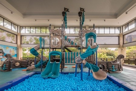 Filipíny  Crimson Beach Mactan Island 10 dňový pobyt Raňajky Letecky Letisko: Mníchov February 2026 (27/02/26- 8/03/26)