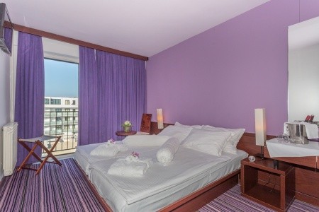 Chorvátsko Biograd Na Moru Adriatic 8 dňový pobyt Polpenzia Letecky Letisko: Bratislava July 2026 (16/07/26-23/07/26)