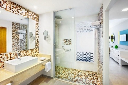 Aston Panorama, El Patriarca Varadero 18+ - 27